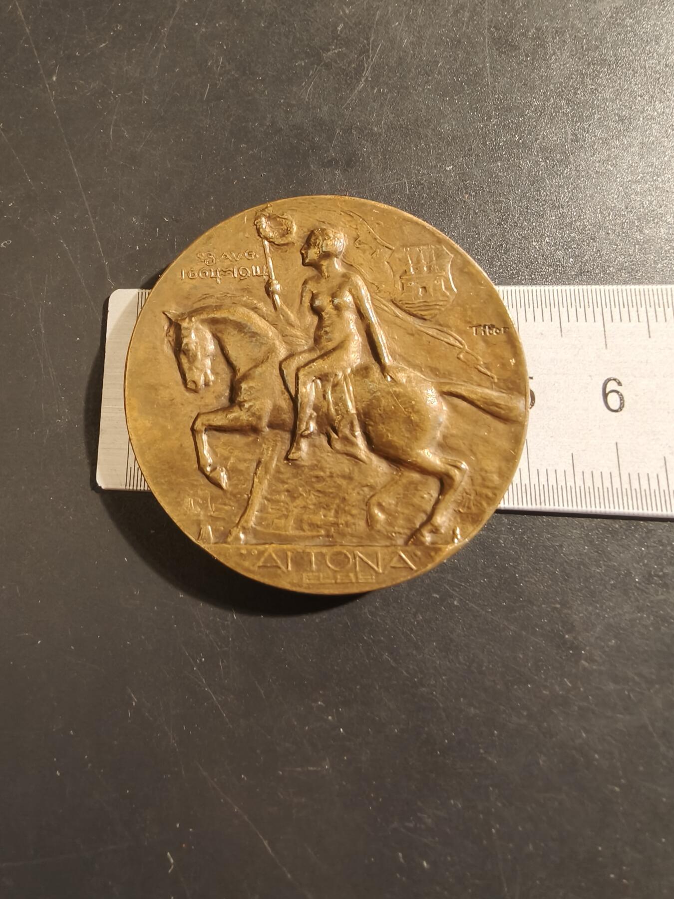 老王徽章第133期 德国1914年阿尔托纳市园艺展大铜章   直径50mm   重量57.8g