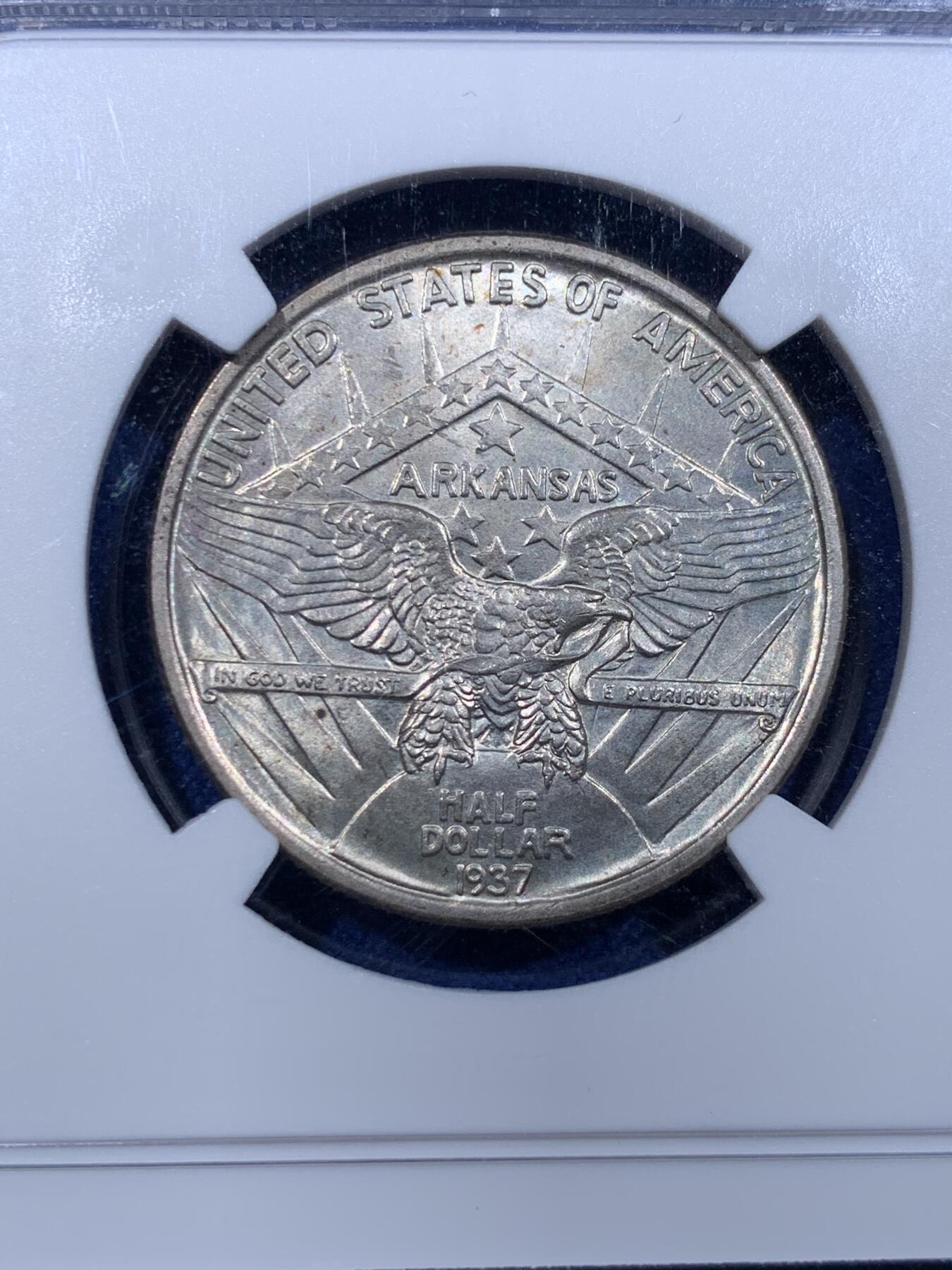 《竞宝斋》第399场 周日，周一，2场连拍 （全场包邮） NGC MS64 美国 1937年 50美分 庆祝阿肯色州加入美国联邦100周年  正面双人像象征“自由女神”与“印第安原住民”
