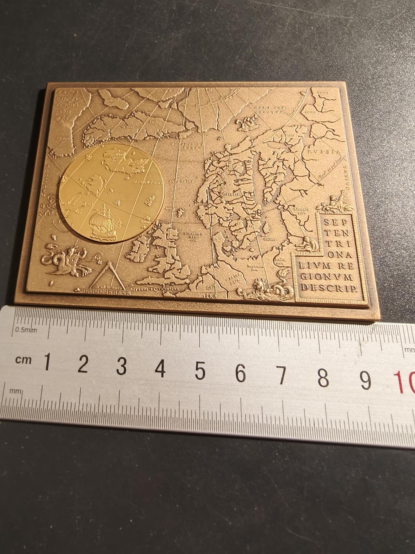 老王徽章第133期 瑞典北方地区地图大铜章     尺寸72×95mm    重量245g
