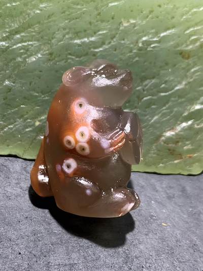 精美亚光罕见黑冻料飘红南红玛瑙手工雕刻鼠来宝吊坠一个， - 精美亚光罕见黑冻料飘红南红玛瑙手工雕刻鼠来宝吊坠一个，