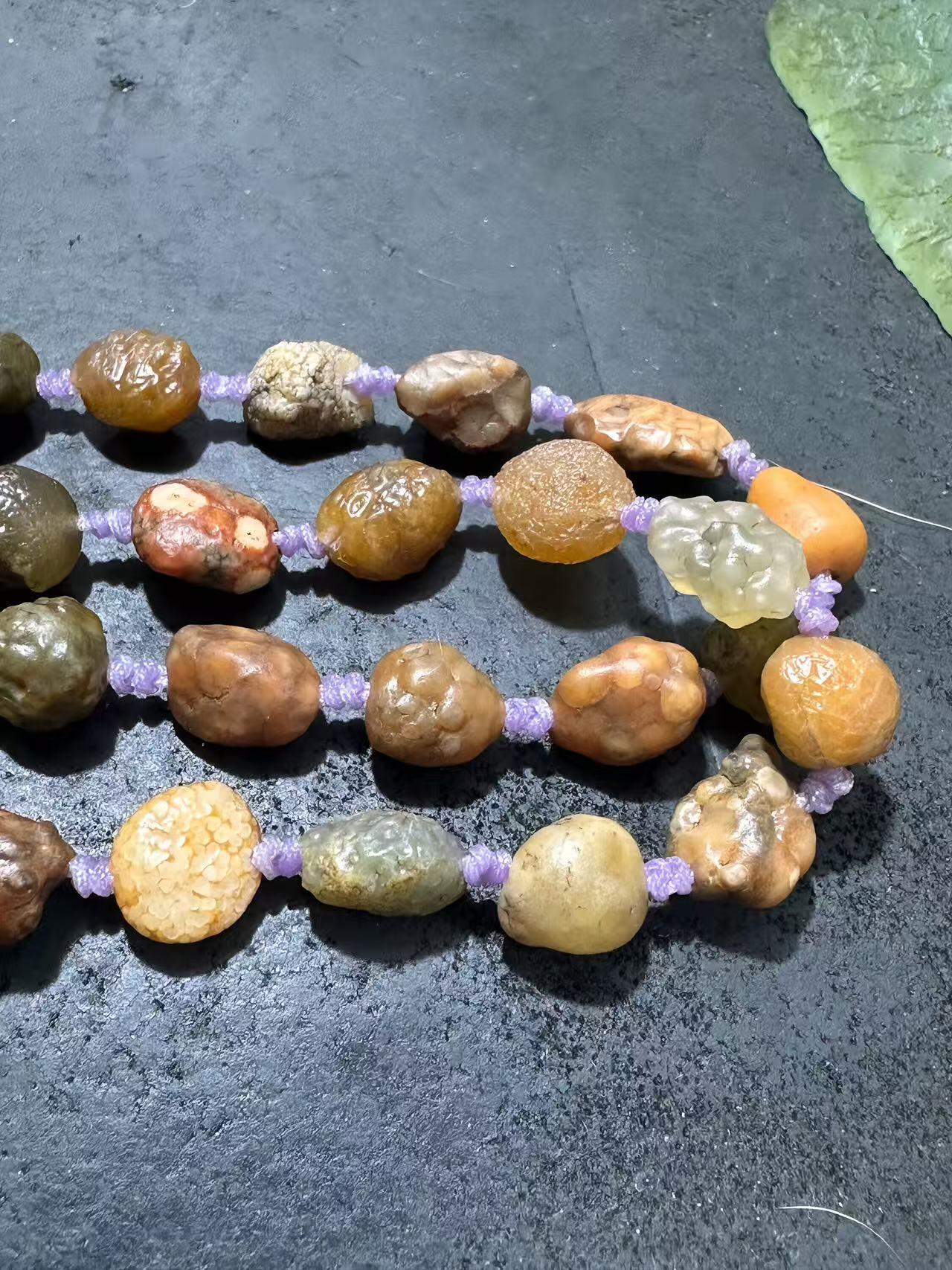 精美阿拉善鱼籽纹筋脉石玛瑙项链一条，，