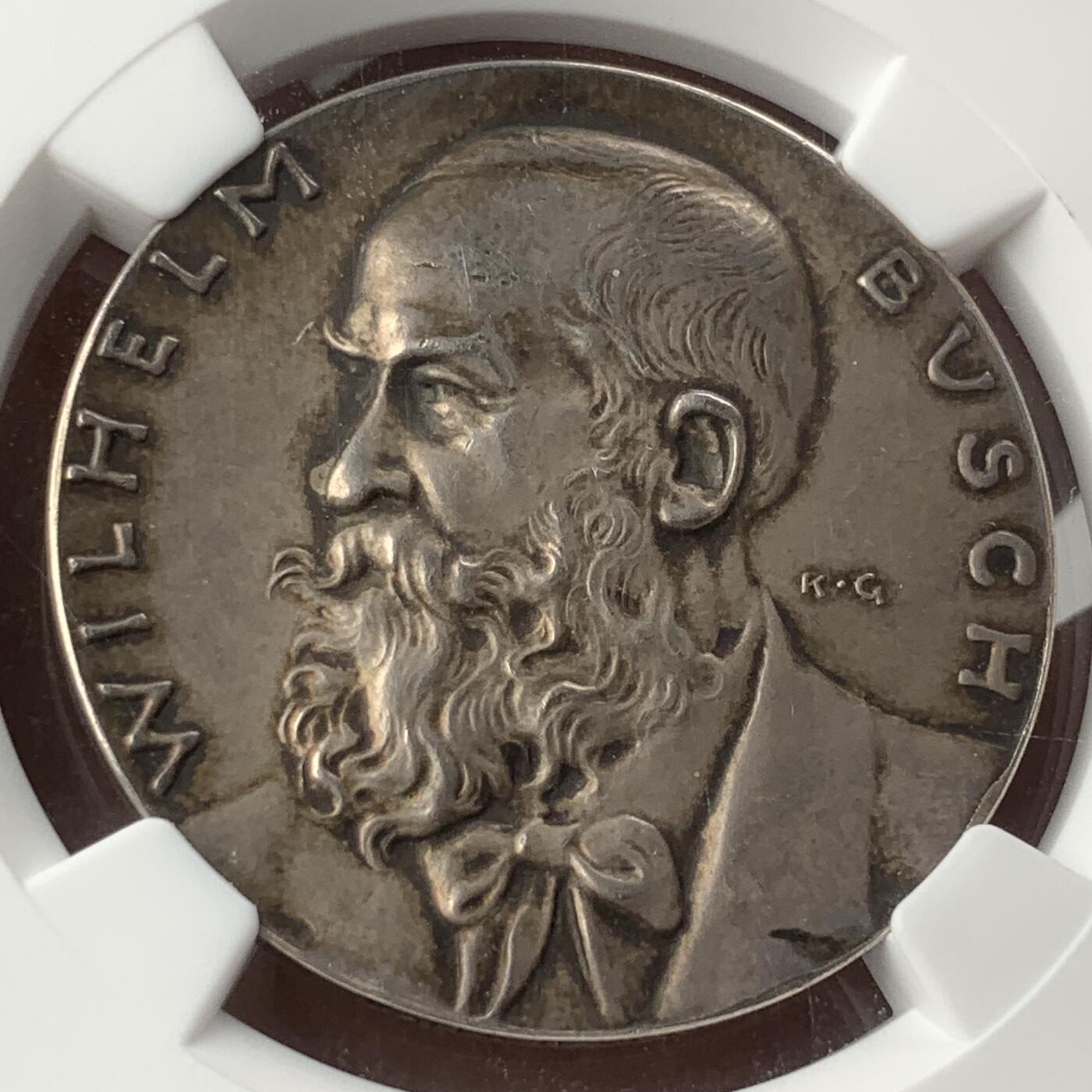 掌中浮雕-藏着的欧洲第031场 德国章牌大师卡尔.哥茨作品：NGC MS64 ：1932年德国画家威廉.布施百年诞辰纪念银章，