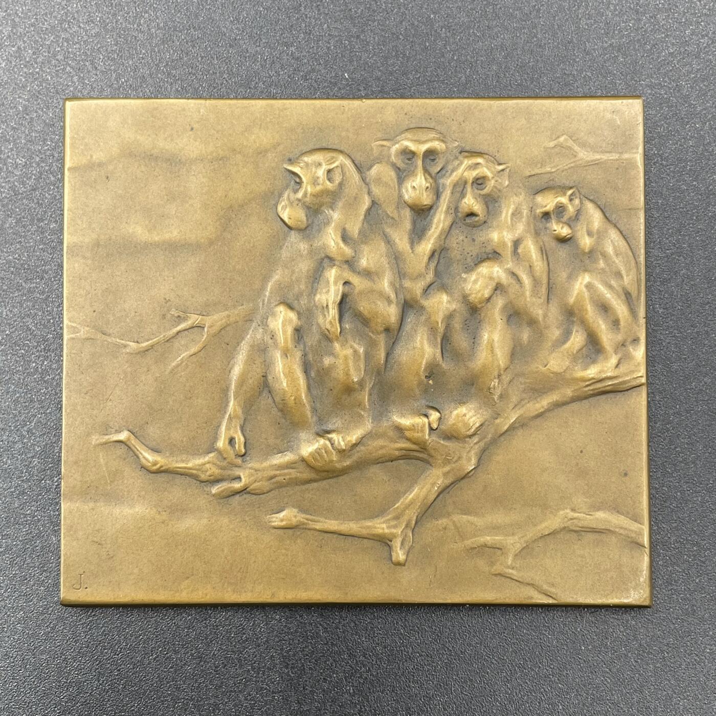 「木头集藏」章牌精品专场！ JOUVE～SAMF系列37号作品：狒狒 铜章，尺寸：60 × 53 mm，88g ，边铭：丰饶角 BRONZE 火蝾螈 122，新艺术风格动物章，铜章发行量仅111枚，品相上佳，估计评级分数64分以上水平