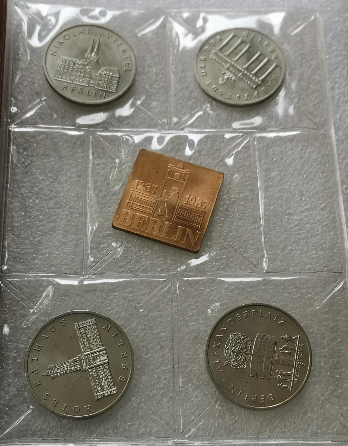 瓶子🏺第198期拍卖会  德国1987年纪念币套装4枚带原厂纪念章  原包装