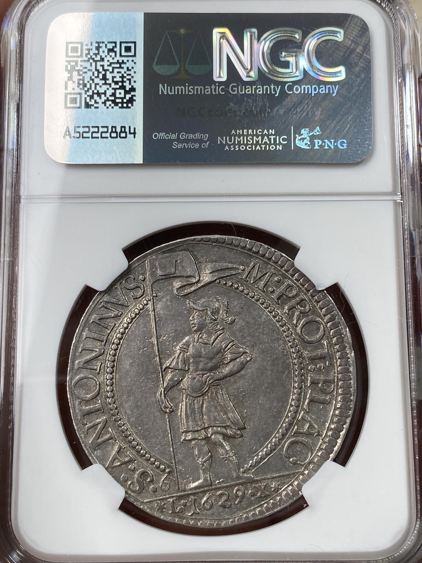 万国钱币拍卖第049期（万国夏季大拍） NGC MS62 意大利1629年法尔内塞家族SCUDO大银币 皮亚琴察铸。正面为穿着戎装的奥多阿尔多一世·法尔内塞，背面为雇佣兵打扮的守护圣人，将守护圣人极度世俗化，受到了家族成员和民众的推崇，导致流通非常充足，连博物馆都见不到品相完美的样本。此枚包浆均匀，底光犹存，NGC最高分，极其难得的一枚意系藏品。