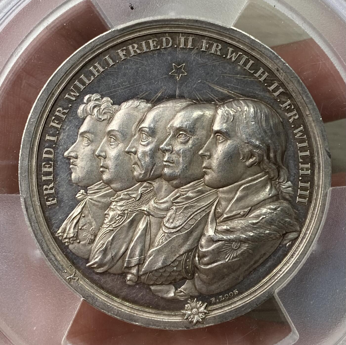 万国钱币拍卖第049期（万国夏季大拍） PCGS SP62 1801年德国普鲁士王国成立100周年纪念大银章 普鲁士章中经典名品 五皇阵列在前 阿波罗在太阳战车上被众神环绕 原味五彩高品难得 56.3MM 70.8G