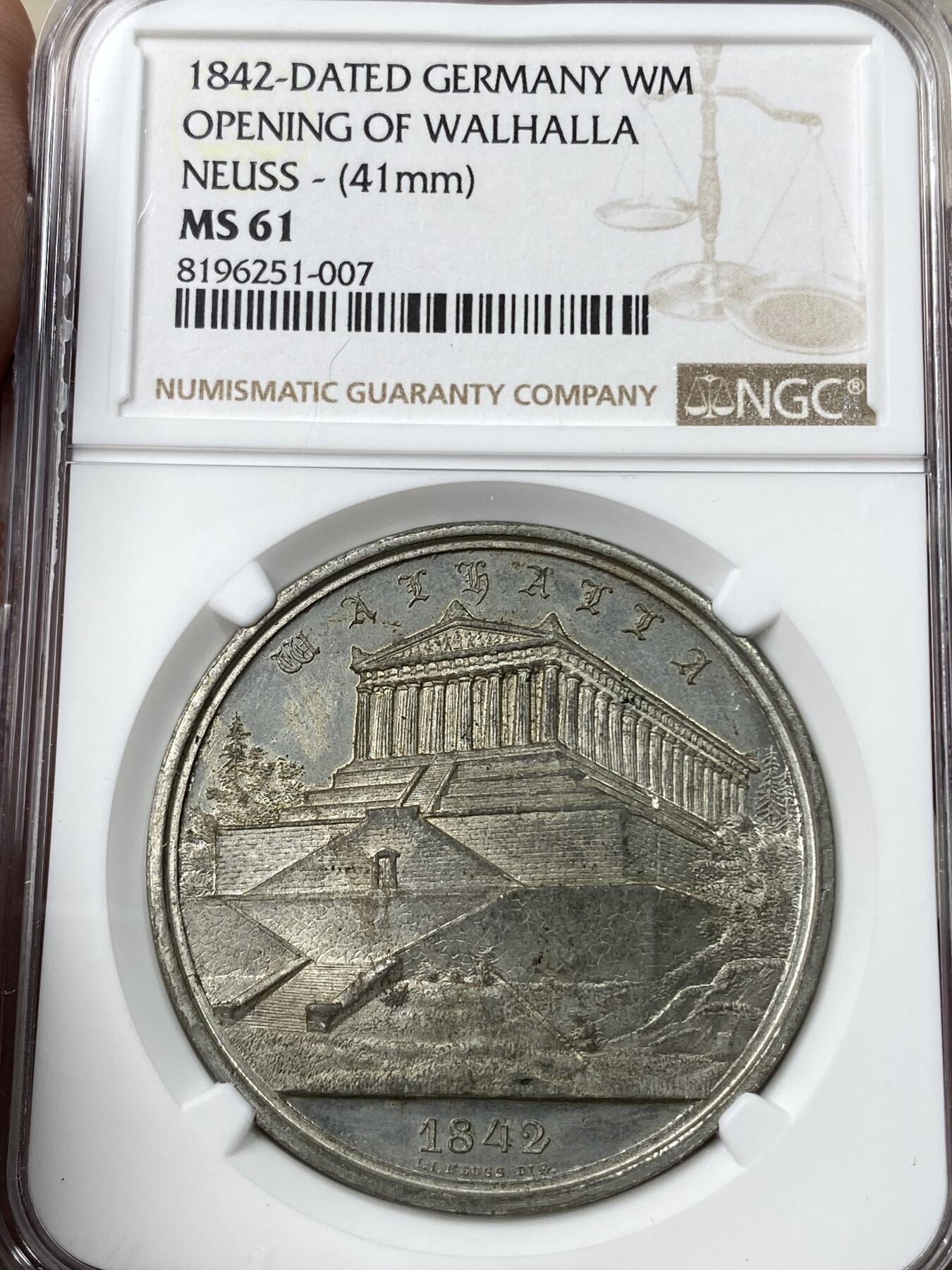万国钱币拍卖第049期（万国夏季大拍） NGC MS61 1842年德国巴伐利亚瓦尔哈拉死亡圣殿落成纪念大锡章 罕见花体字非常漂亮 镜面典藏品质