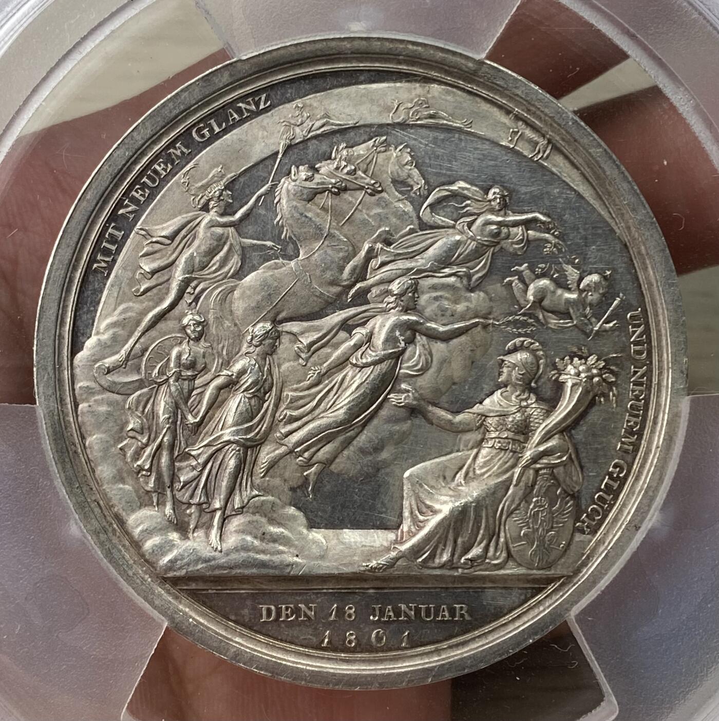 万国钱币拍卖第049期（万国夏季大拍） PCGS SP62 1801年德国普鲁士王国成立100周年纪念大银章 普鲁士章中经典名品 五皇阵列在前 阿波罗在太阳战车上被众神环绕 原味五彩高品难得 56.3MM 70.8G