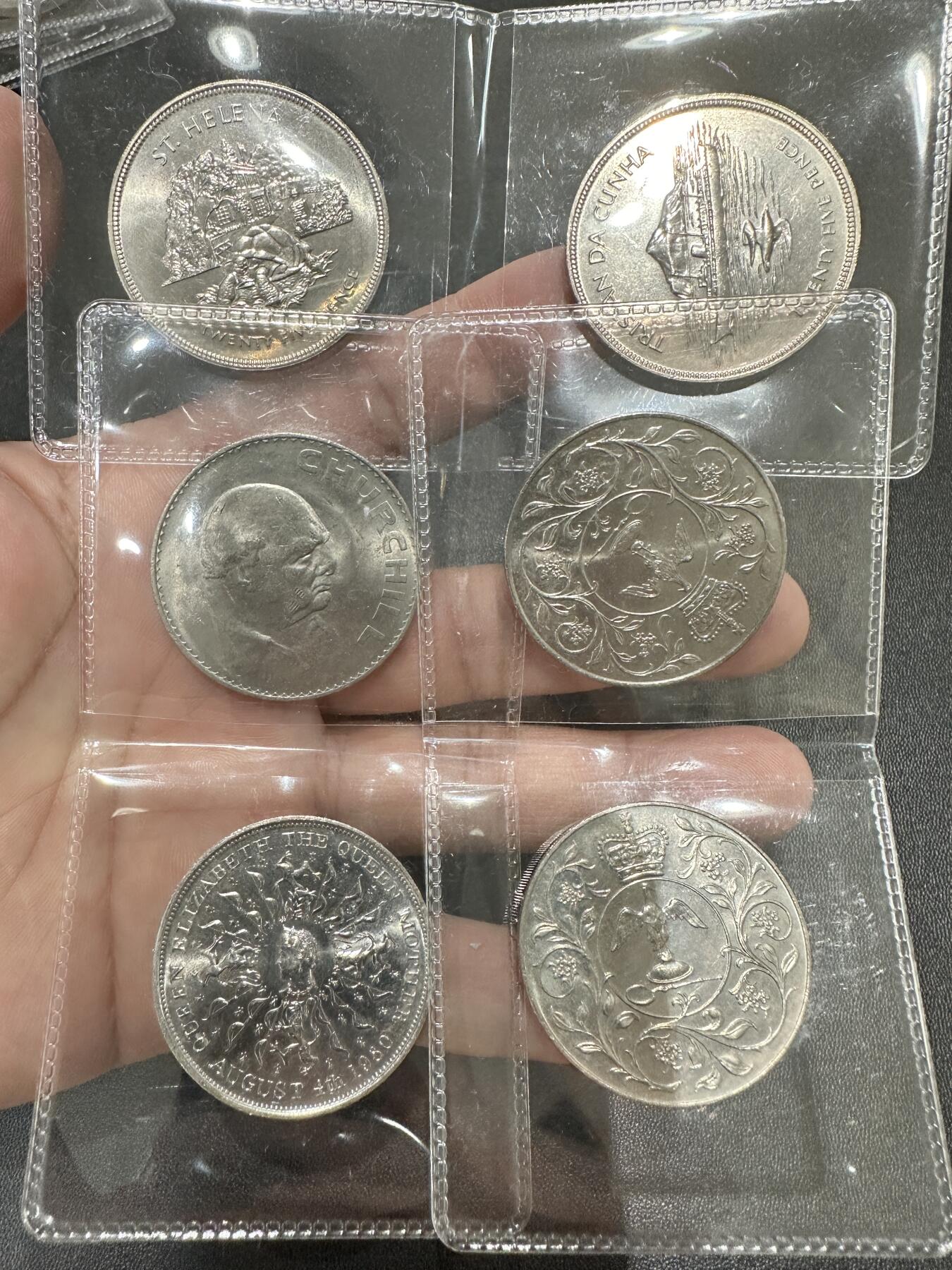 《外钞收藏家》第五百四十四期（本期大蚂蚁、英镑首发、港币等精品以及品种丰富的裸币）（本平台长期征集拍品、欢迎藏友们联系合作） 英属25便士和大克朗纪念币 六枚一起