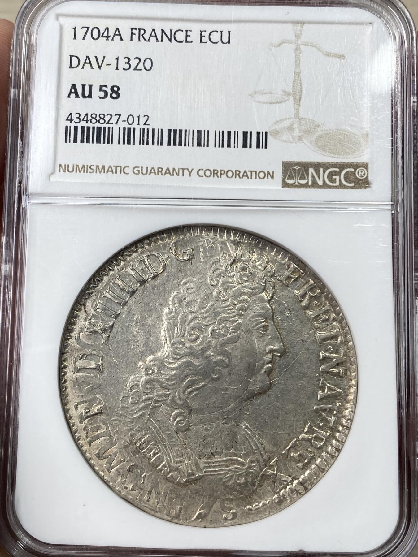 万国钱币拍卖第049期（万国夏季大拍） NGC AU58 1704A法国太阳王路易十四埃居 深打同时复打痕迹明显 NGC更高分仅一枚