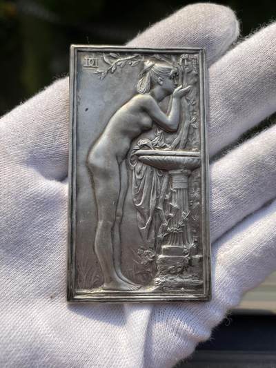 「木头集藏」章牌精品专场！ - D.Dupuis～法国“泉” 艺术银章，尺寸：66.5×36mm，54.9 g，边铭：丰饶角 ARGENT，名家代表作，品相不错。