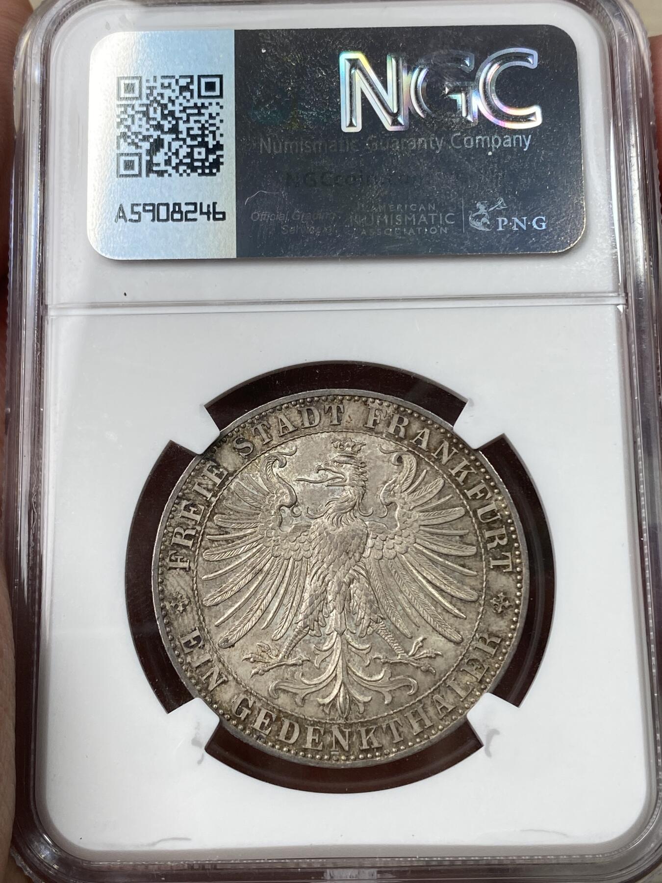 万国钱币拍卖第049期（万国夏季大拍） NGC MS64 1863年德国法兰克福王子会议1泰勒 原味酱彩覆盖 极其难得的收藏级状态