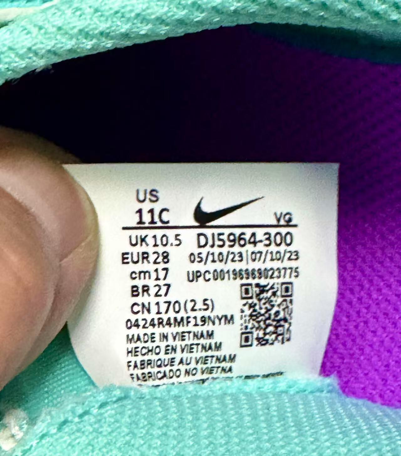 零元拍：基利安-姆巴佩亲笔签名Nike全球足球学院颁奖礼奖品Nike 刺客15     VAPOR MG 小球星战靴~