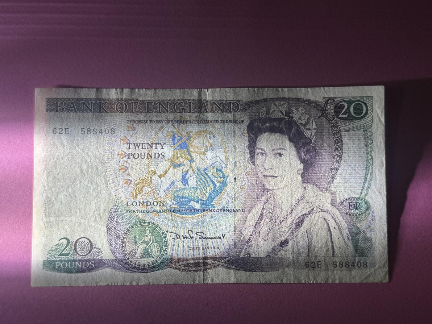 大中华拍卖第783期 英国D序20磅 62E 588408 品相如图 非绝品
