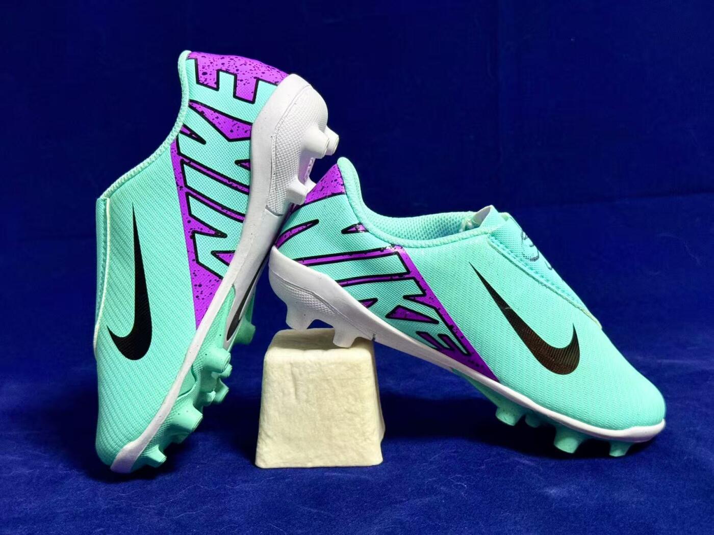 零元拍：基利安-姆巴佩亲笔签名Nike全球足球学院颁奖礼奖品Nike 刺客15     VAPOR MG 小球星战靴~