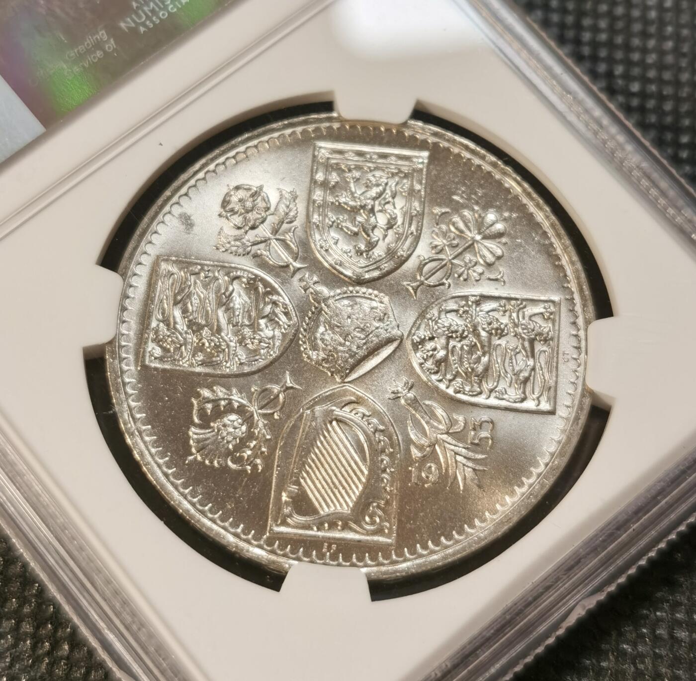  甄臻铺-世界币章拍卖（第24期），送拍享返佣金等优惠多多 NGC-MS65 1953年英国伊丽莎白二世登基纪念克朗