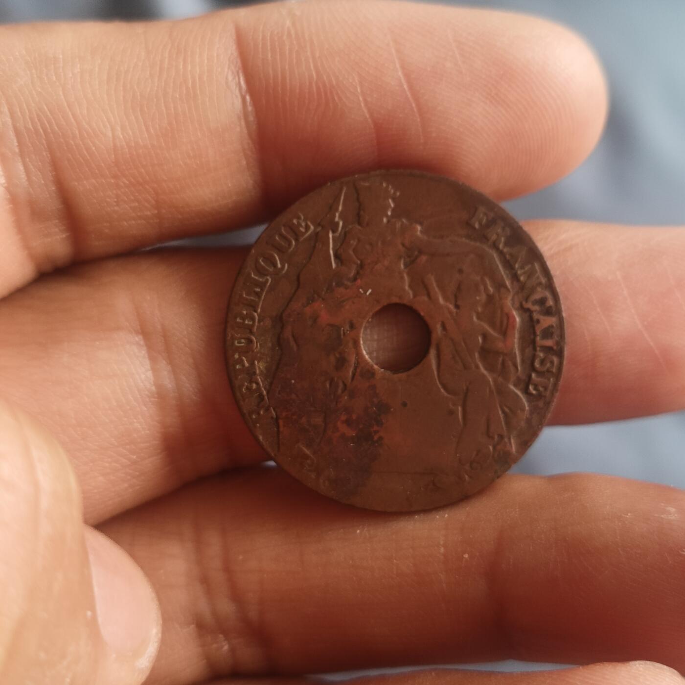 泡泡币外币第五十七场可代拍15038385335微信 法属印支1923年百分之一