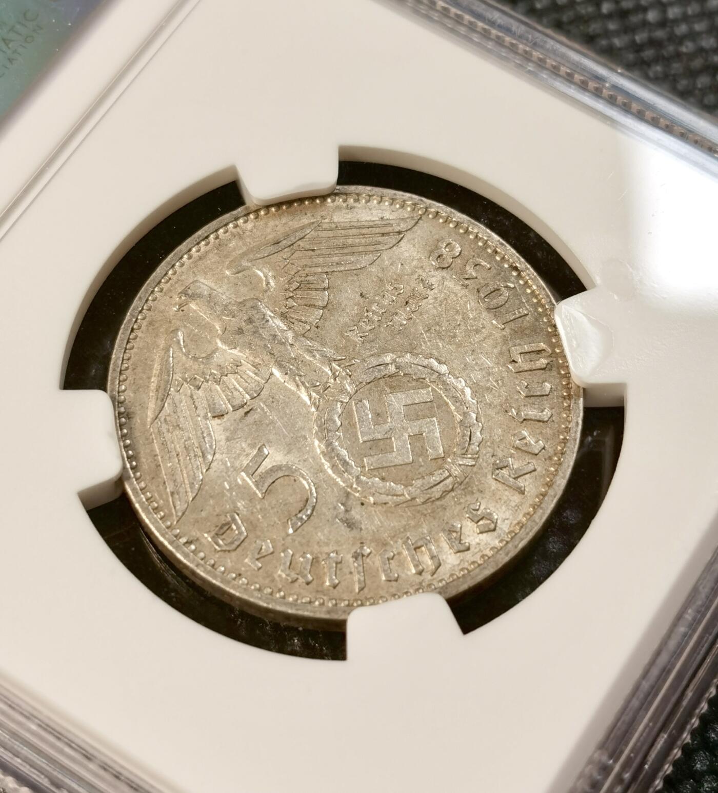 甄臻铺-世界币章拍卖（第24期），送拍享返佣金等优惠多多 NGC-UNCD 德国1938年兴登堡5马克J版银币 老包浆，味道好，细节好，无论是砸盒重评还是砸盒出来玩都可以