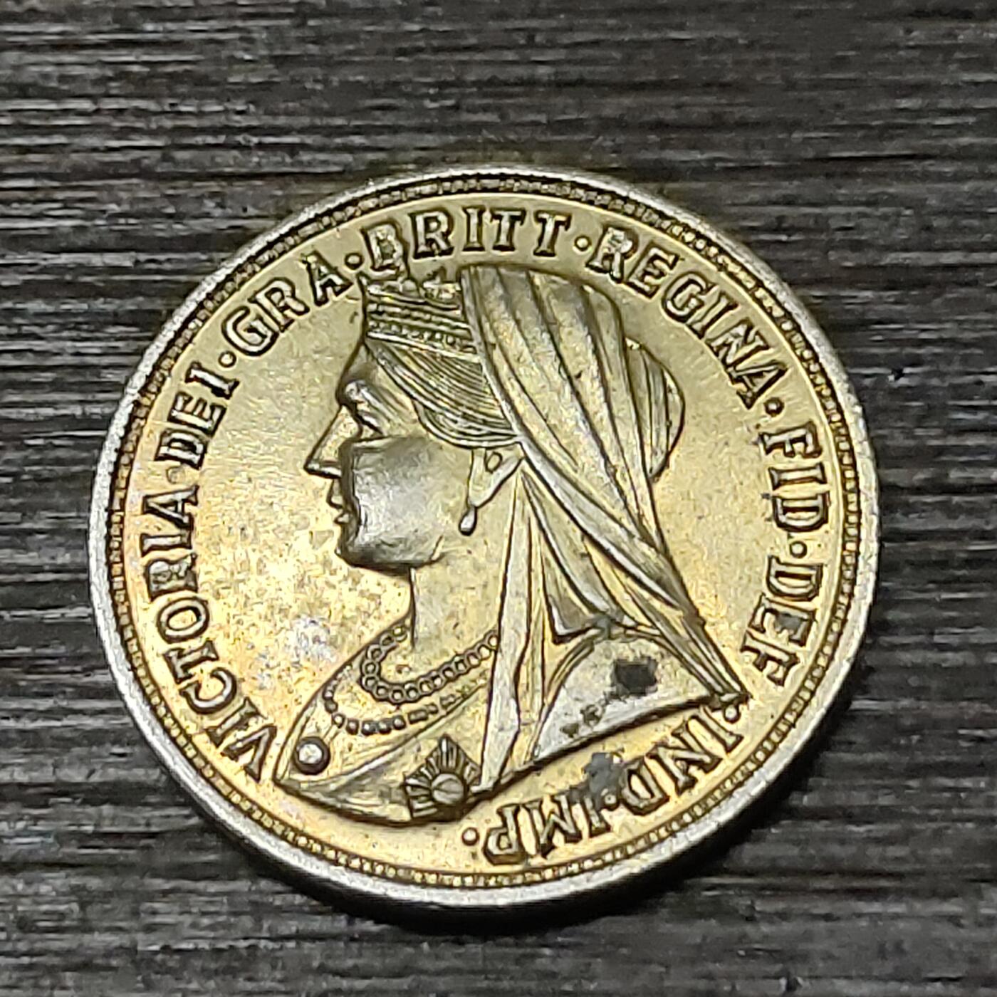 【铜匠收藏】★第125场★散币场，无佣金，30包邮。不满30元，支付5元运费。《接受代拍 代送NGC评级》 维多利亚女王纪念章一枚