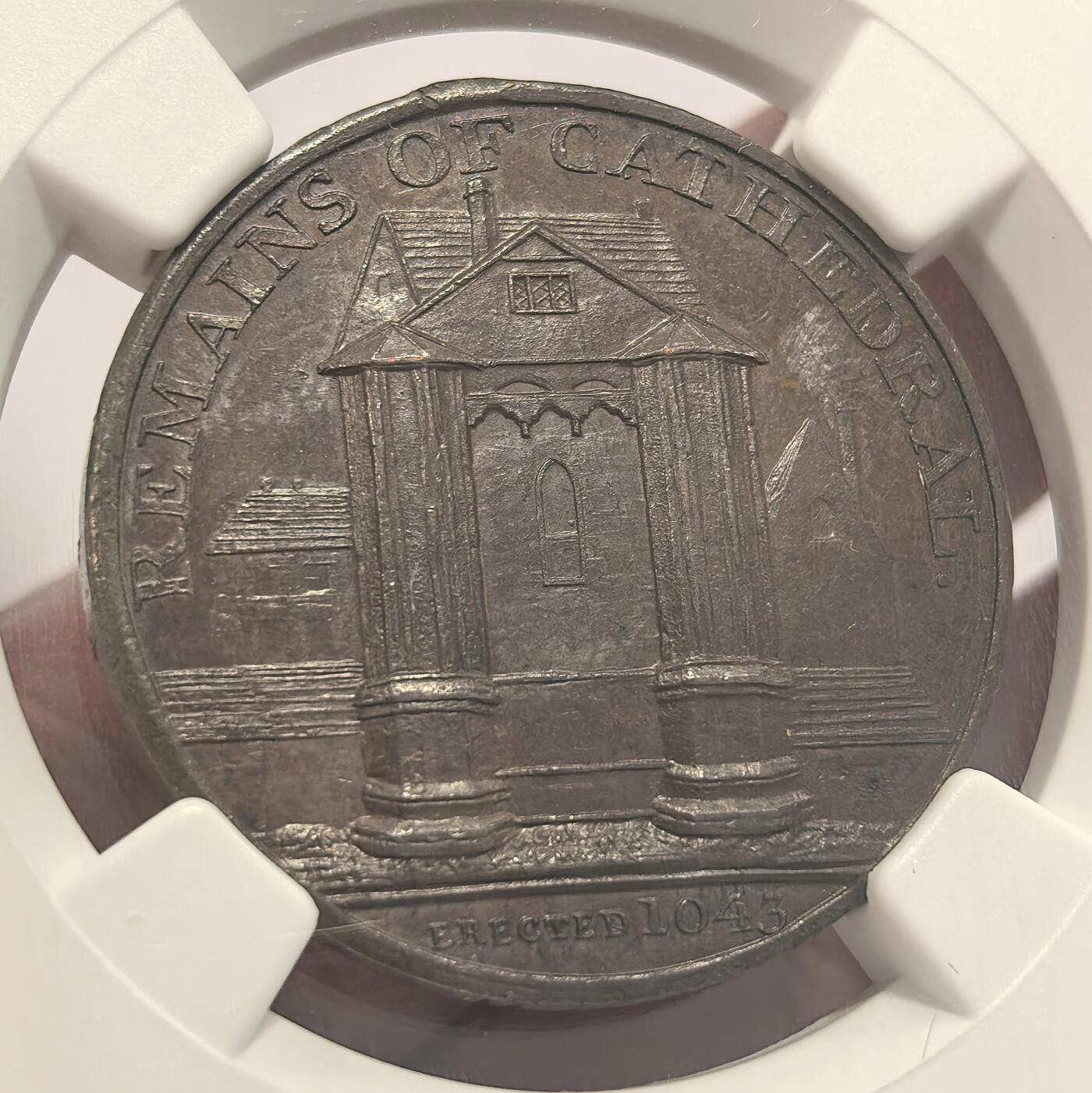 博洋堂世界钱币拍卖第130期（全场包邮） NGC MS63 英国1797年沃里克郡经典建筑风景半便士代币。1797是车轮大便士开始铸造的年份，此时便士代币却已风行好几年，为英国各郡邦提供了良好的铜币流通氛围！
