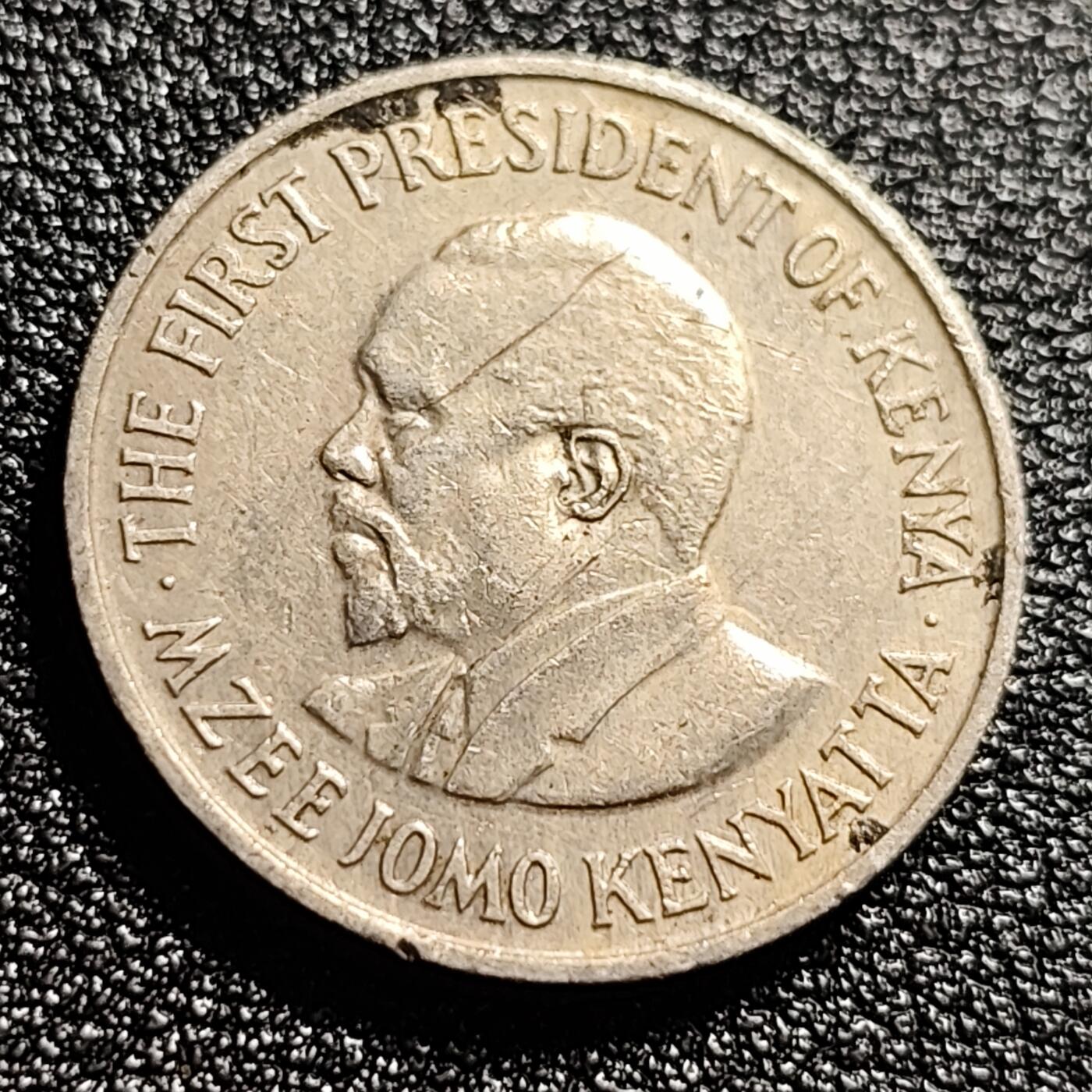 泉币菌-第47场-各国散币场 肯尼亚1974年50分铜镍币，国父乔莫·肯雅塔，21mm，