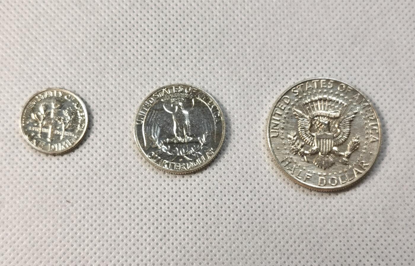  甄臻铺-世界币章拍卖（第24期），送拍享返佣金等优惠多多 美国 1964年银币三枚 高银，unc状态，转光强，状态好，带淡淡黄包浆，可送评赌分