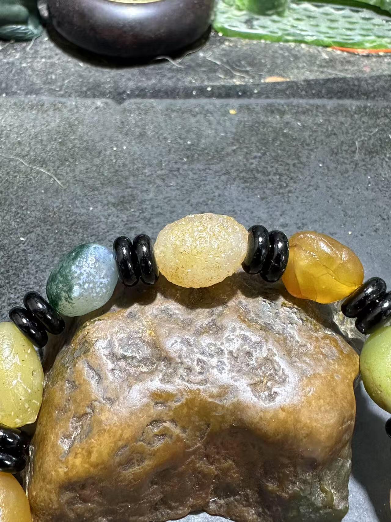 精美阿拉善玛瑙原石手串一条，，，