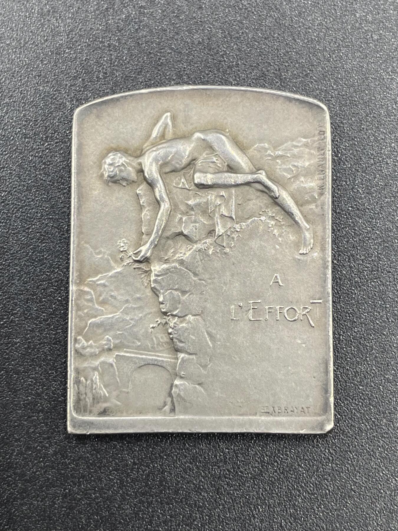 「木头集藏」章牌精品专场！ 1911年法国击剑竞赛银方章，尺寸：28×21mm，10g，边铭：菱形厂标 野猪头银标 ARGENT，背面刻画很美，体育竞技如崖上摘花，少见银章。