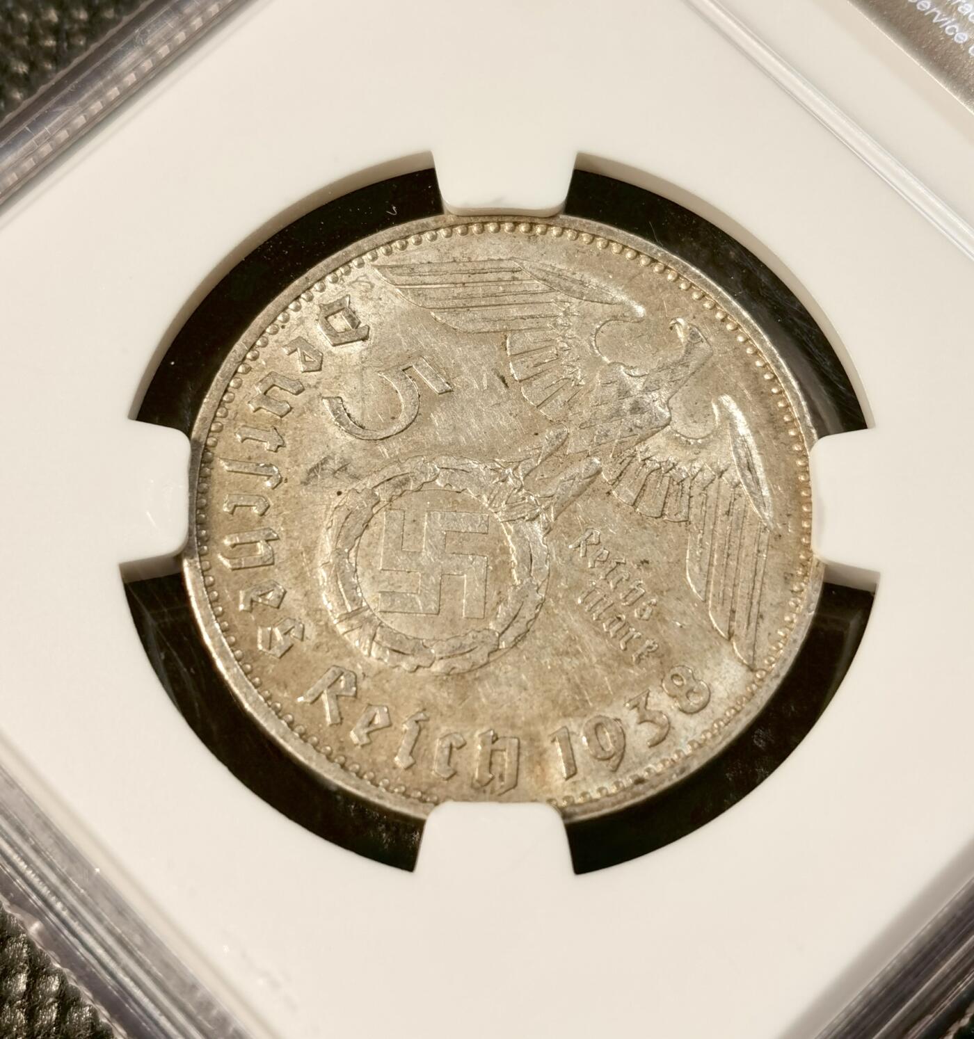  甄臻铺-世界币章拍卖（第24期），送拍享返佣金等优惠多多 NGC-UNCD 德国1938年兴登堡5马克J版银币 老包浆，味道好，细节好，无论是砸盒重评还是砸盒出来玩都可以