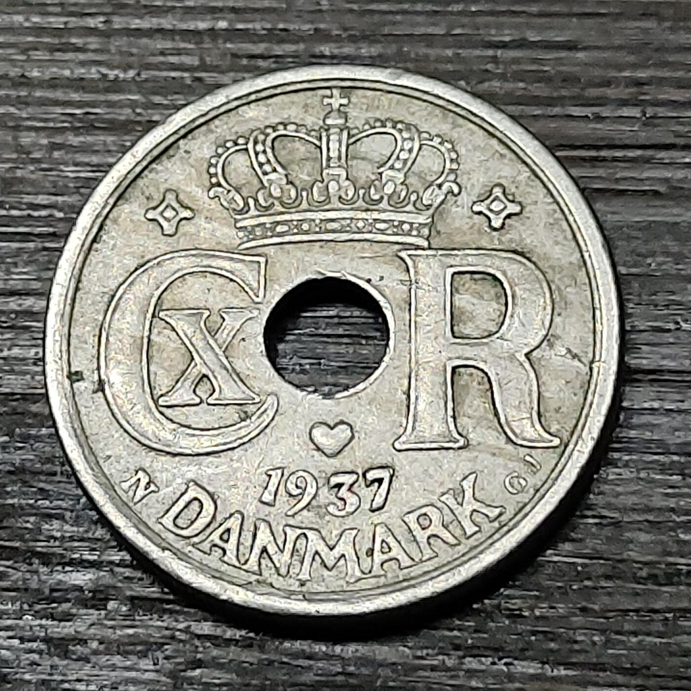 【铜匠收藏】★第125场★散币场，无佣金，30包邮。不满30元，支付5元运费。《接受代拍 代送NGC评级》 1937年 丹麦 10欧尔 中孔