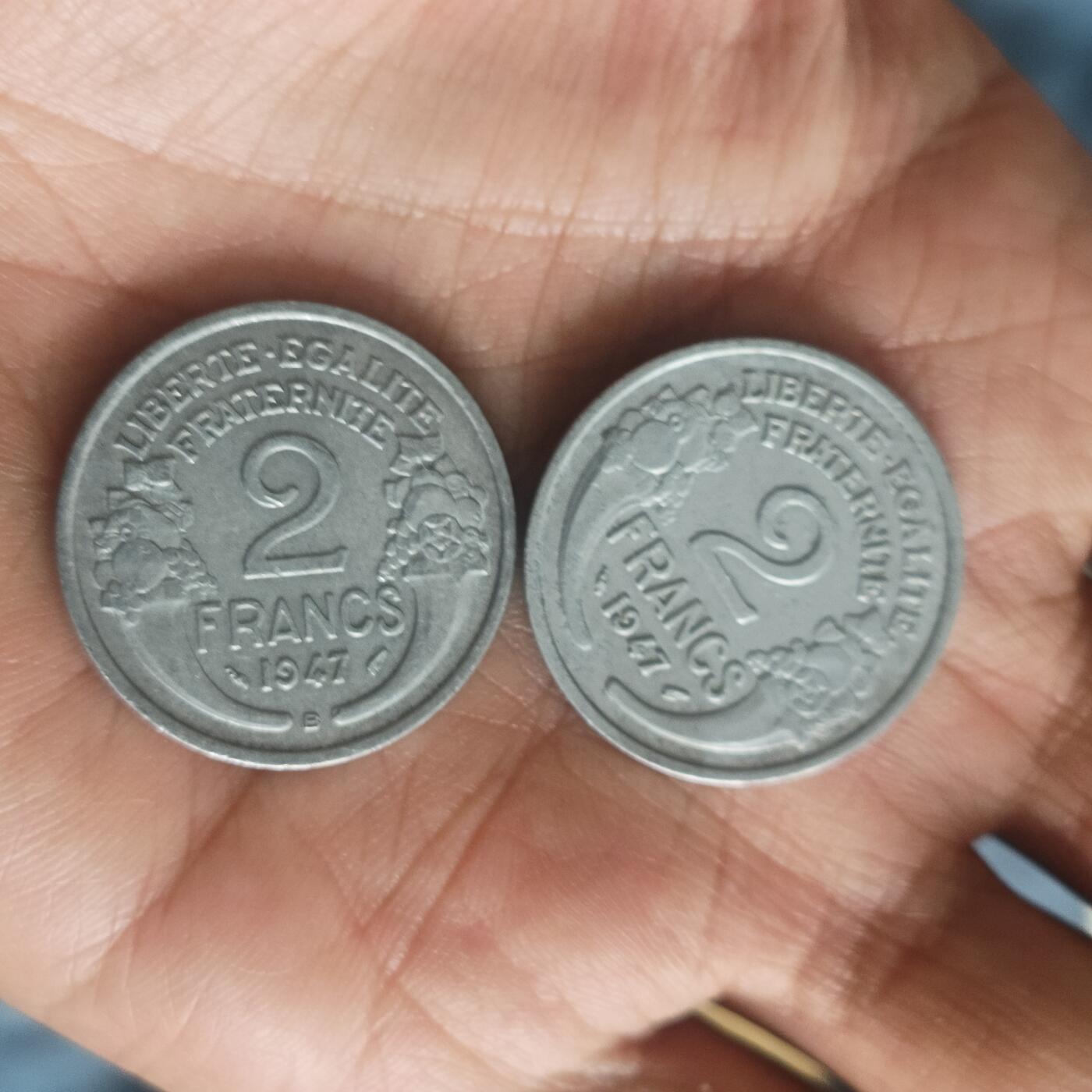 泡泡币外币第五十七场可代拍15038385335微信 法国47年B和无B一对