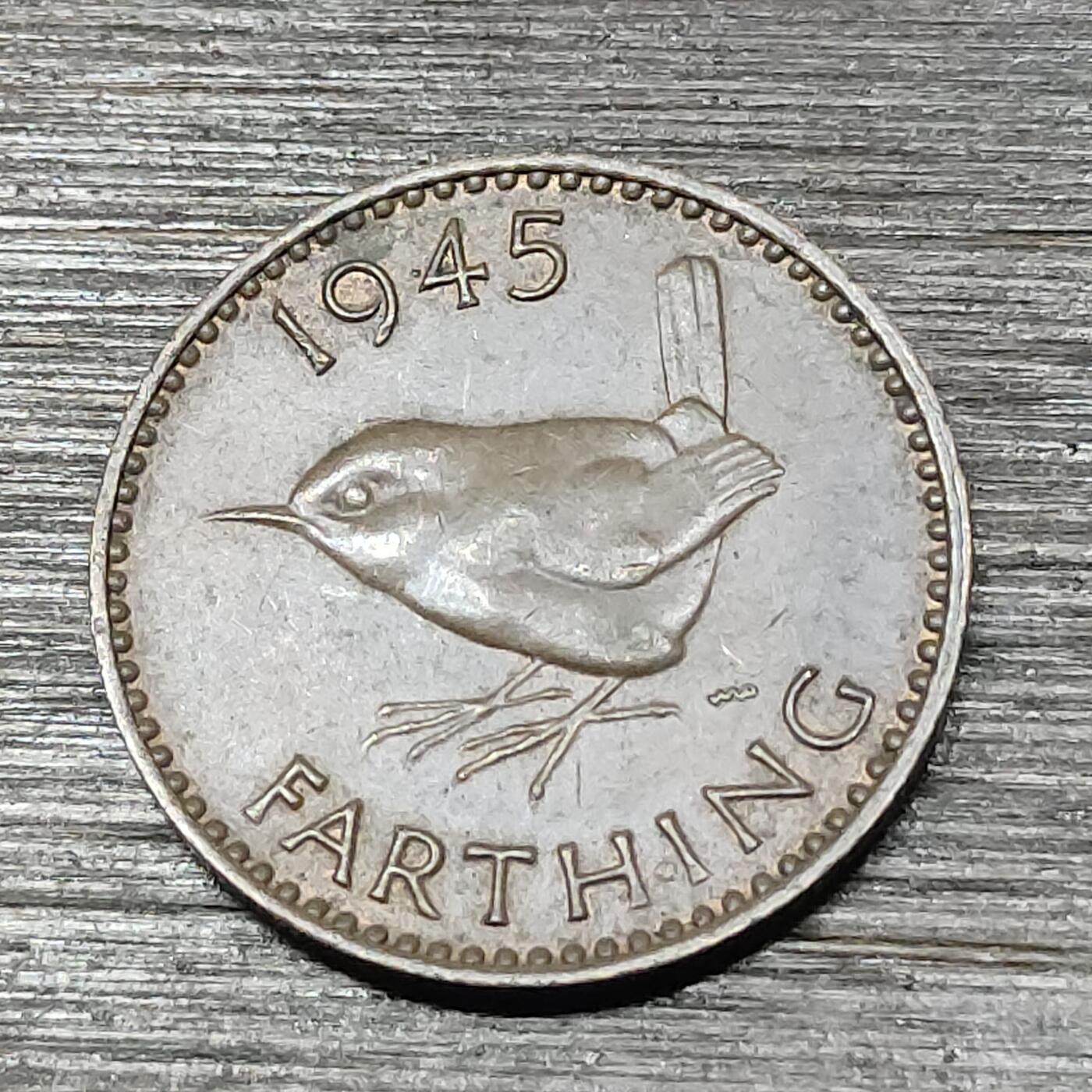 【铜匠收藏】★第125场★散币场，无佣金，30包邮。不满30元，支付5元运费。《接受代拍 代送NGC评级》 英国 1945年 1法新 小铜币 乔治六世