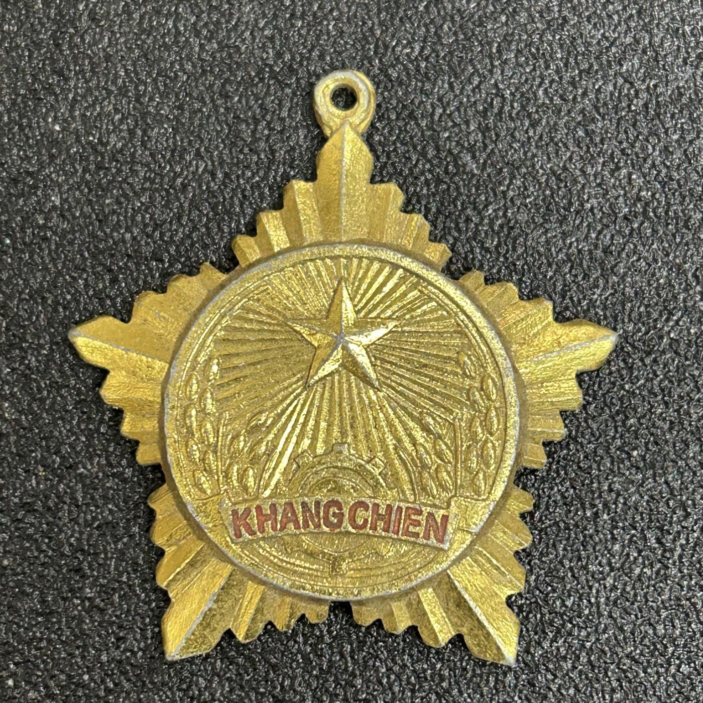 西秦中古拍卖第五十期 越南抗战勋章
