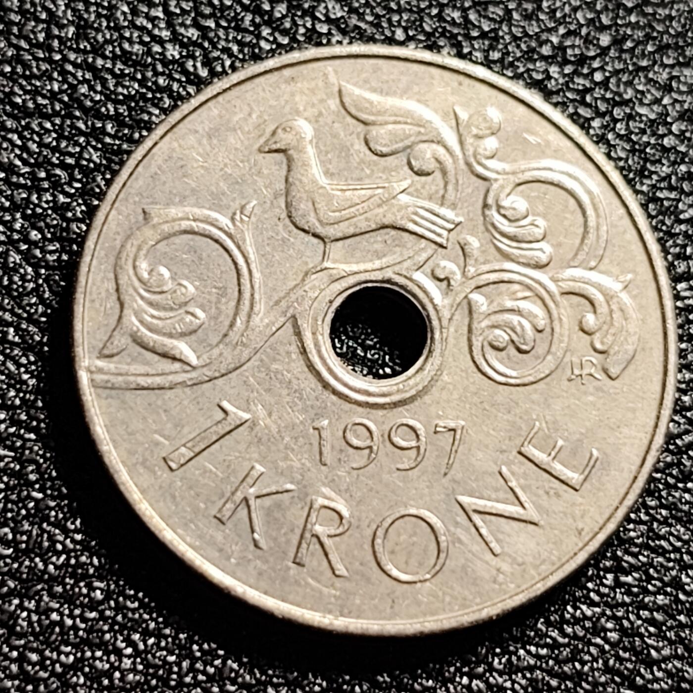 泉币菌-第47场-各国散币场 挪威97年1克朗 中孔镍币硬币。21mm 