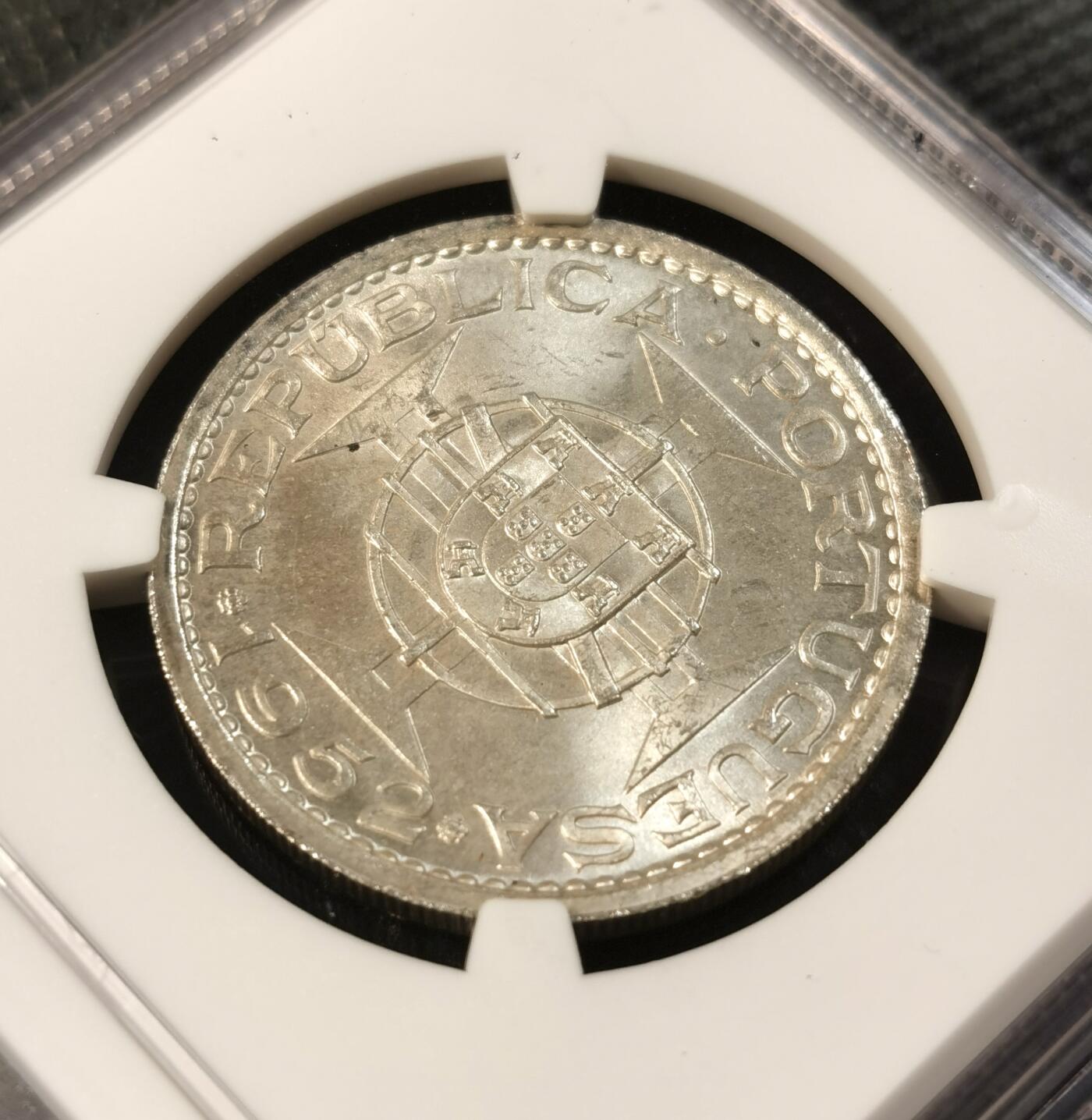  甄臻铺-世界币章拍卖（第24期），送拍享返佣金等优惠多多 NGC-MS65 1952年澳门首发伍圆2枚一组