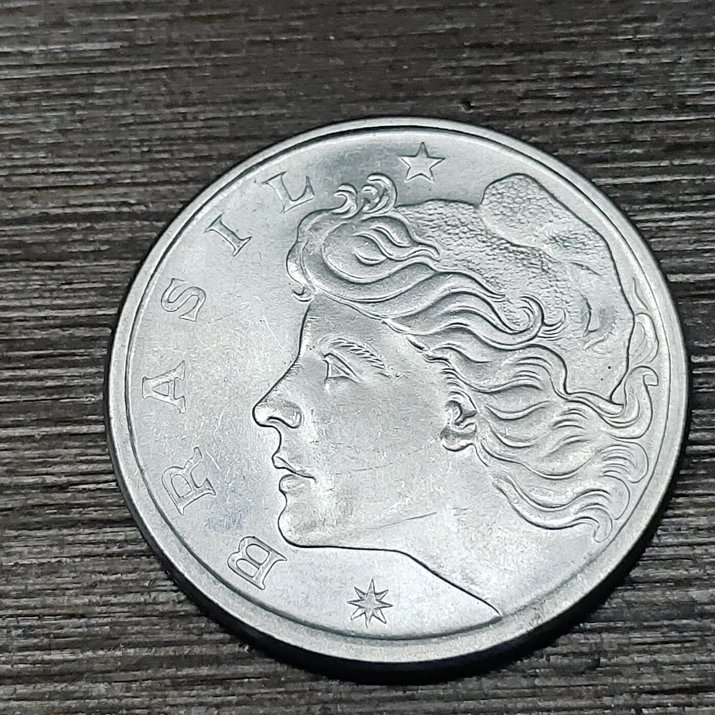 【铜匠收藏】★第125场★散币场，无佣金，30包邮。不满30元，支付5元运费。《接受代拍 代送NGC评级》 巴西1977年 50分 钢币