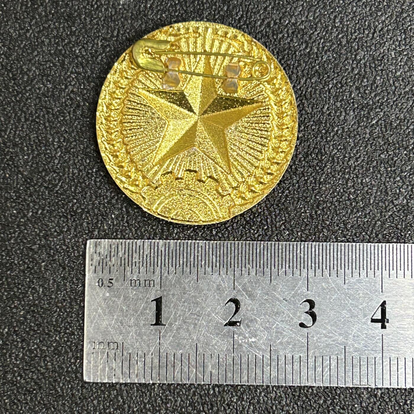 西秦中古拍卖第五十期 越南南方游击队 南方民族解放阵线帽徽 好品