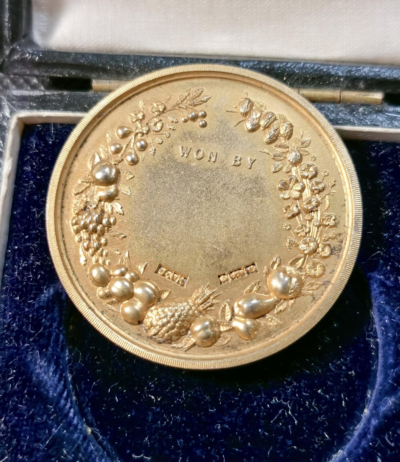  甄臻铺-世界币章拍卖（第24期），送拍享返佣金等优惠多多