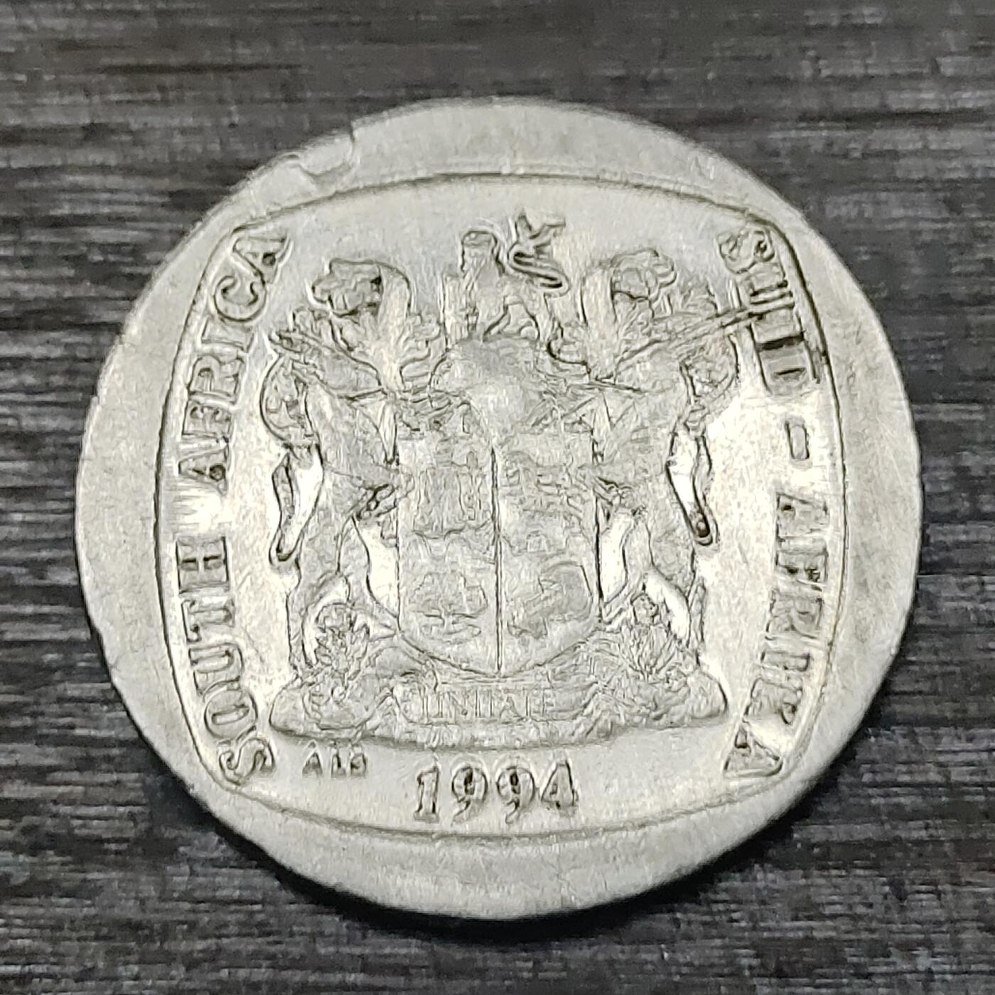 【铜匠收藏】★第125场★散币场，无佣金，30包邮。不满30元，支付5元运费。《接受代拍 代送NGC评级》 1994年 南非 5兰特 镍币 角马 跳羚羚羊徽 