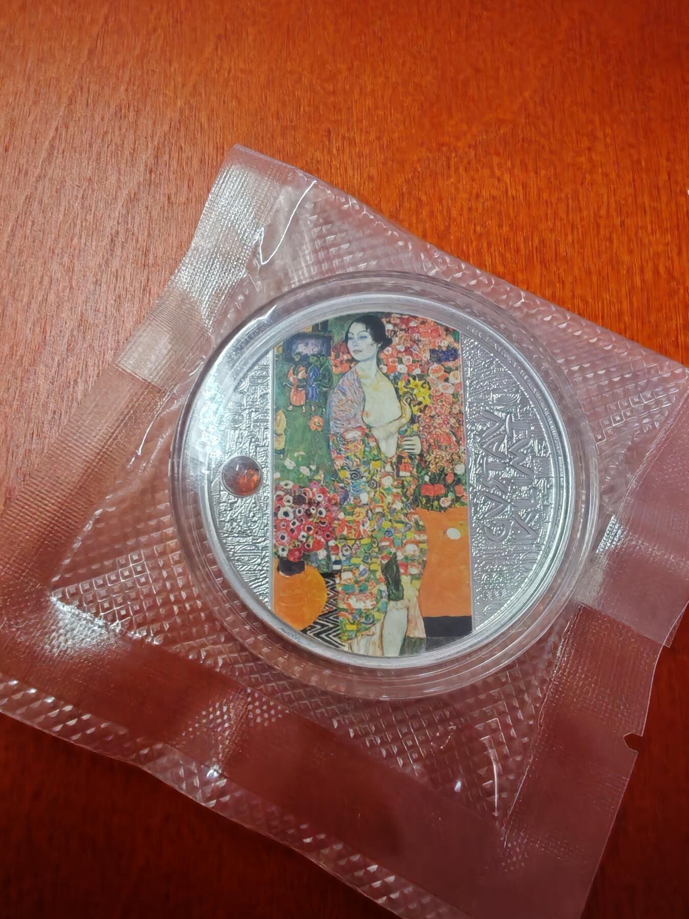 长老汇蛇年精选第十九场拍卖  2021喀麦隆克林姆特名画彩色镶嵌琥珀银币，盒证全，555枚
