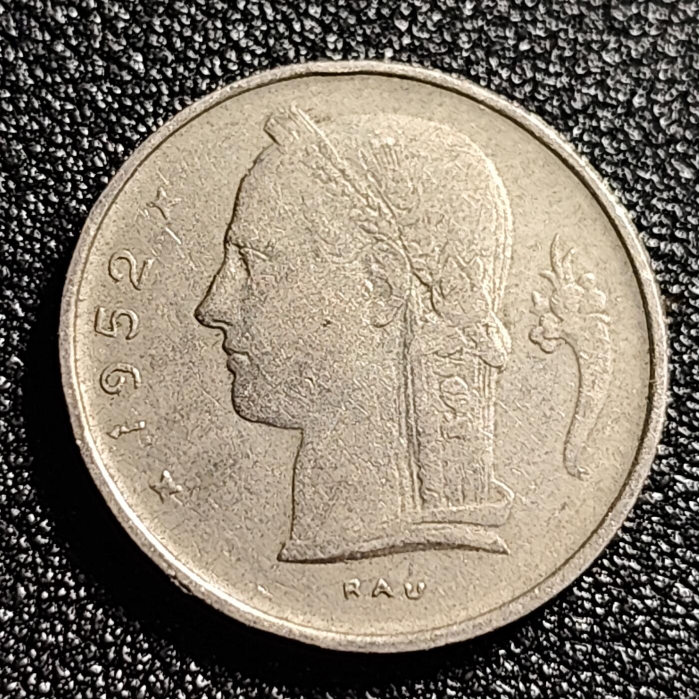 泉币菌-第47场-各国散币场 比利时1952年1法郎铜镍币（佛兰芒文版BELGIË），谷物女神