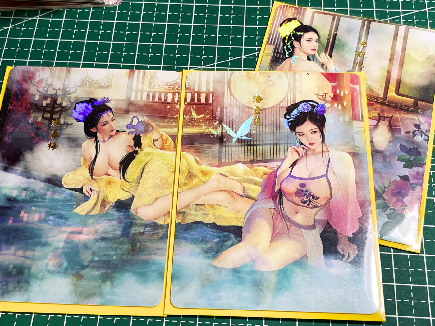显眼宝22期 颜值精选·真 超高颜值 金瓶梅三拼卡 庞春梅 潘金莲 李瓶儿 3张 稀有金彩工艺 63*88