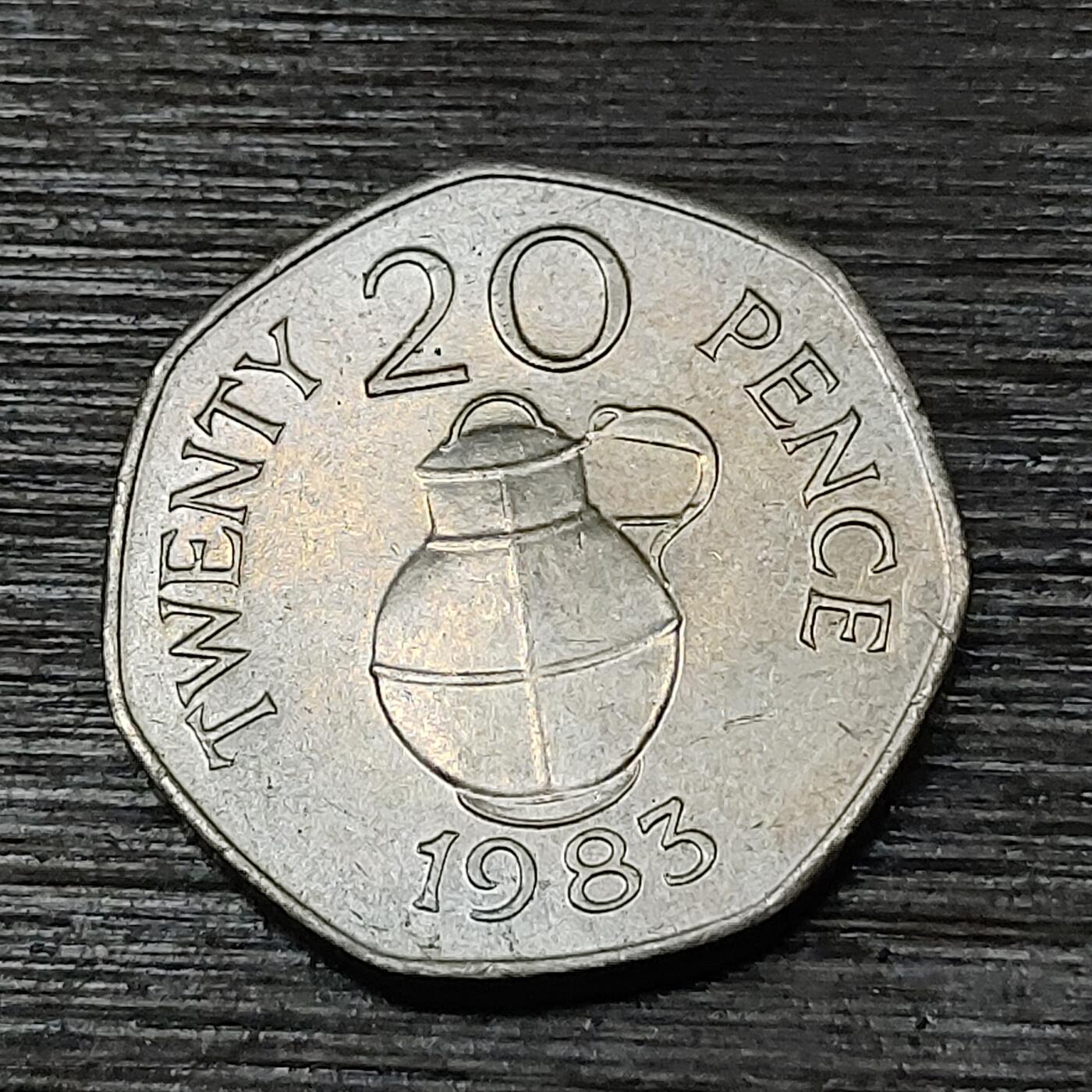 【铜匠收藏】★第125场★散币场，无佣金，30包邮。不满30元，支付5元运费。《接受代拍 代送NGC评级》 根西岛 1983年 20便士 