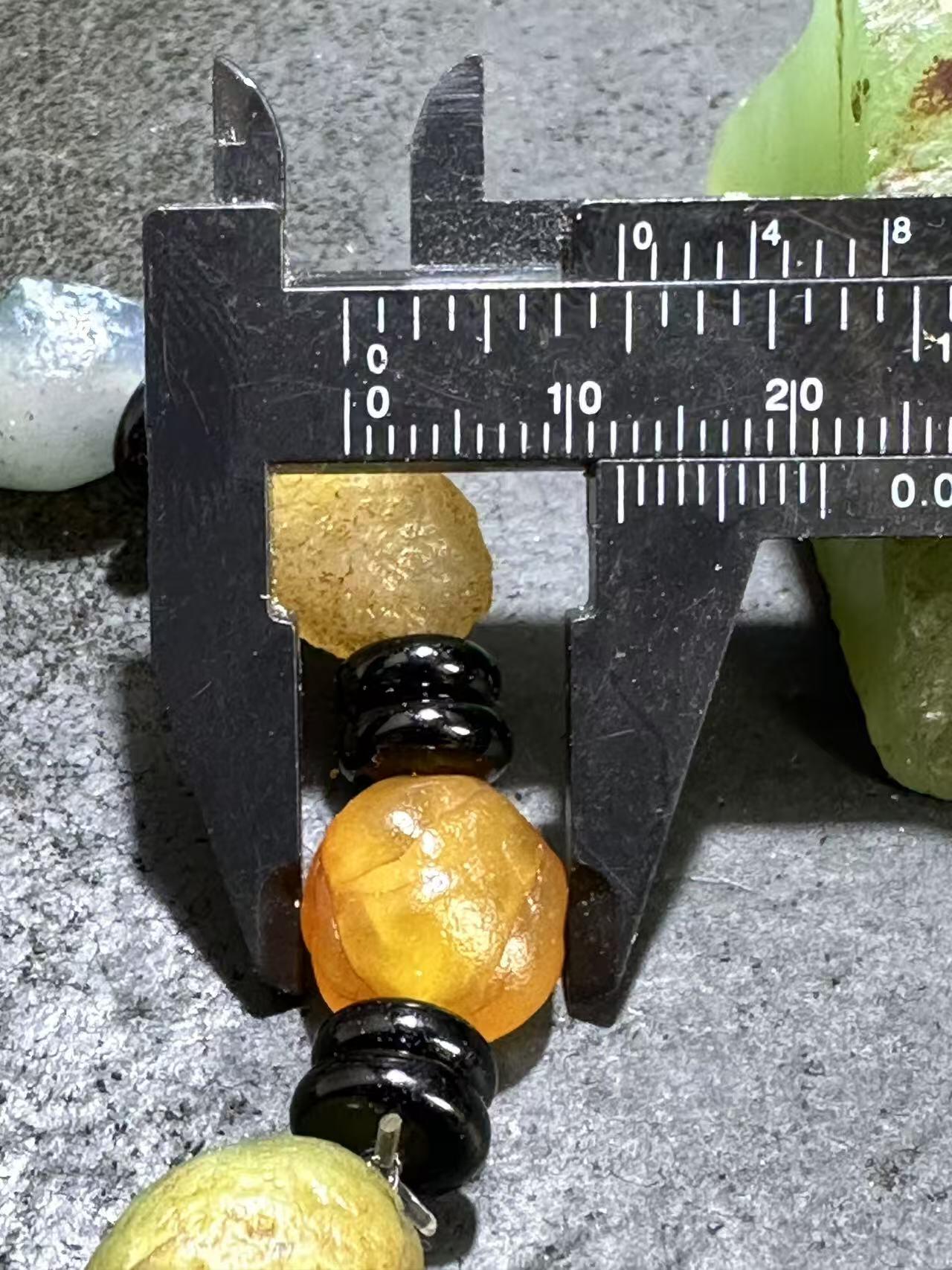 精美阿拉善玛瑙原石手串一条，，，
