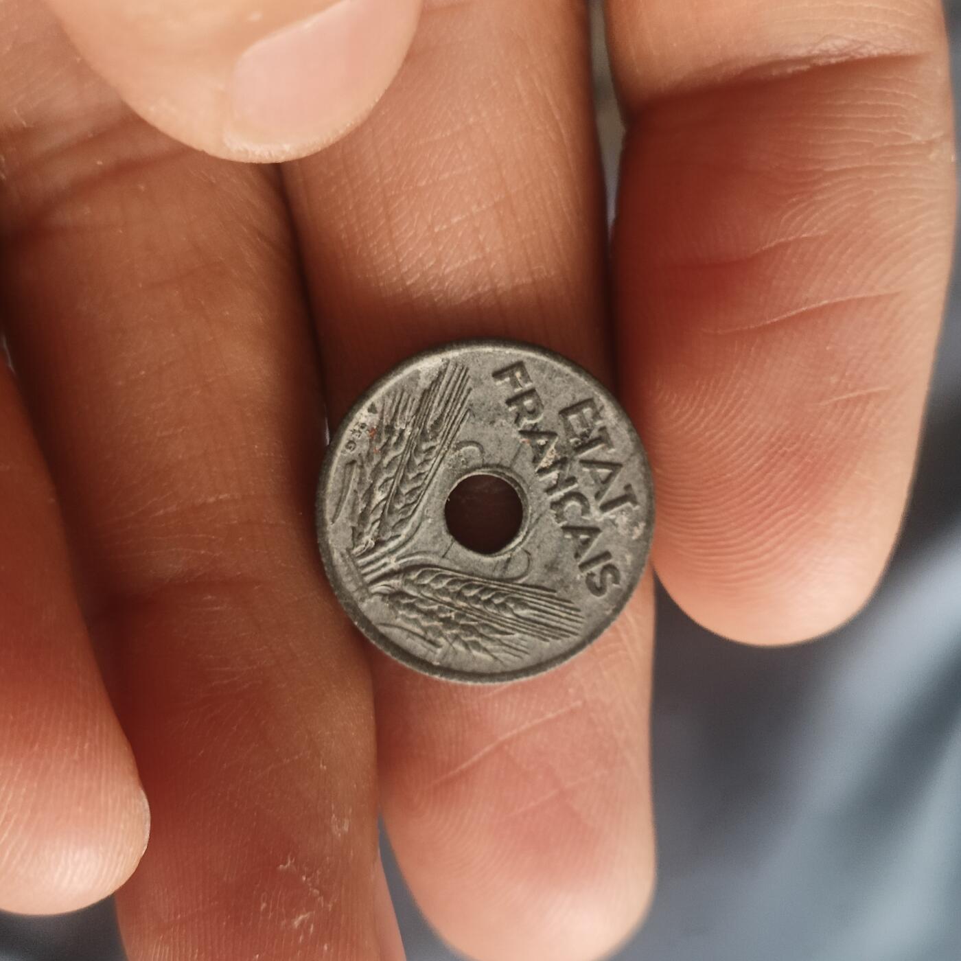 泡泡币外币第五十七场可代拍15038385335微信 少见维西43年l0分小版