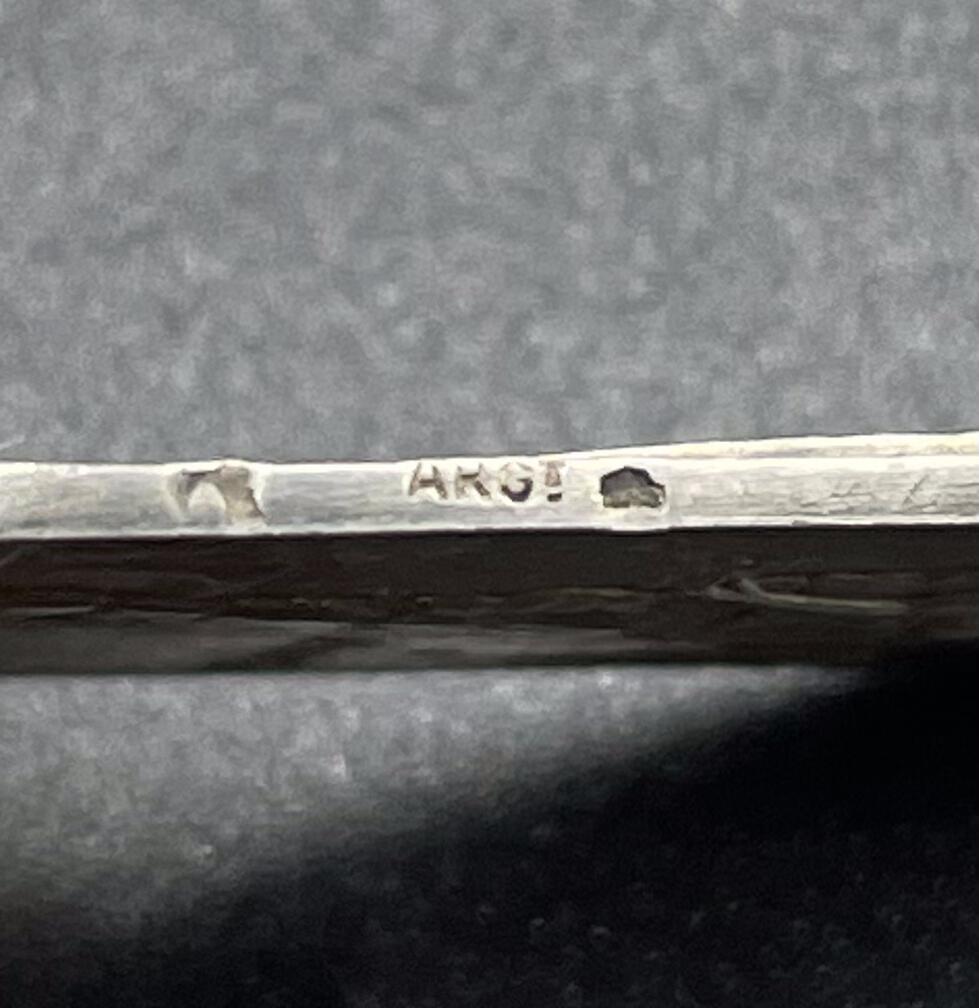 「木头集藏」章牌精品专场！ 1911年法国击剑竞赛银方章，尺寸：28×21mm，10g，边铭：菱形厂标 野猪头银标 ARGENT，背面刻画很美，体育竞技如崖上摘花，少见银章。