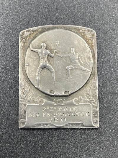 「木头集藏」章牌精品专场！ - 1911年法国击剑竞赛银方章，尺寸：28×21mm，10g，边铭：菱形厂标 野猪头银标 ARGENT，背面刻画很美，体育竞技如崖上摘花，少见银章。