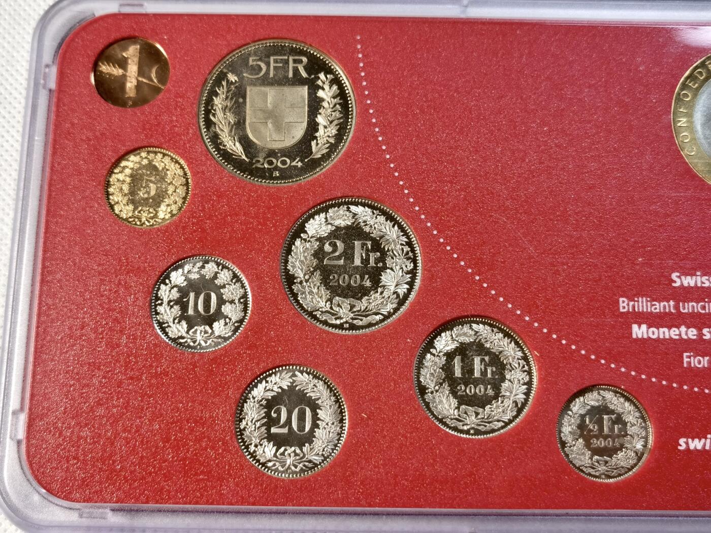  甄臻铺-世界币章拍卖（第24期），送拍享返佣金等优惠多多 2004年 瑞士精制套币 含马特洪峰10瑞士法郎双色纪念币 也是首枚10瑞士法郎硬币
