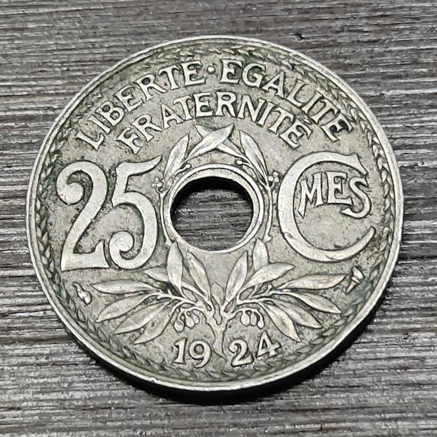【铜匠收藏】★第125场★散币场，无佣金，30包邮。不满30元，支付5元运费。《接受代拍 代送NGC评级》 法国 1924年 25分