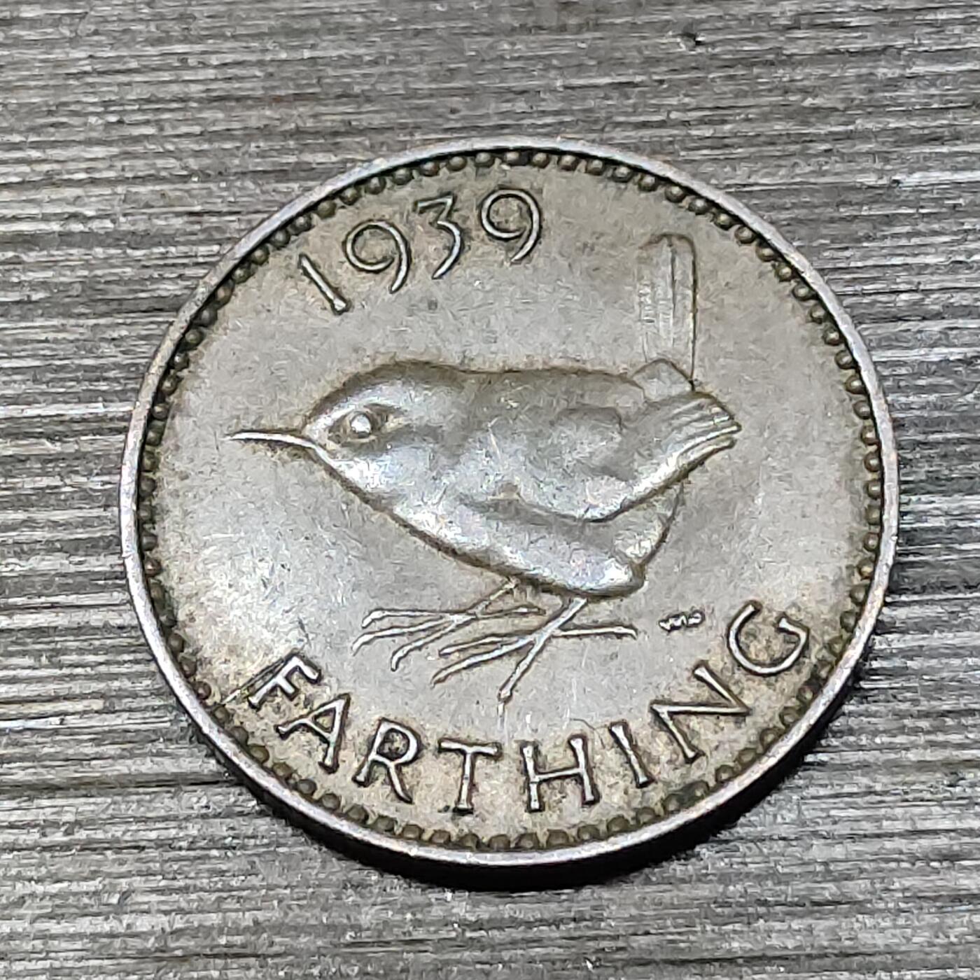 【铜匠收藏】★第125场★散币场，无佣金，30包邮。不满30元，支付5元运费。《接受代拍 代送NGC评级》 英国 1939年 1法新 铜币 乔六 知更鸟